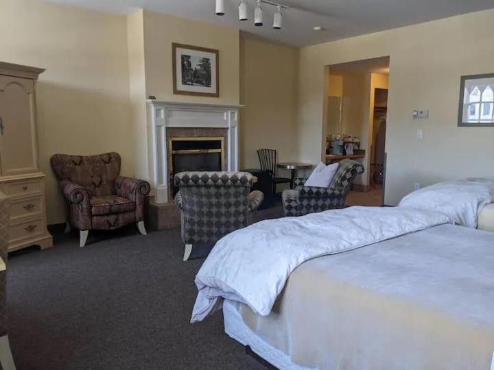 Rockwell Suites Hotel 5*