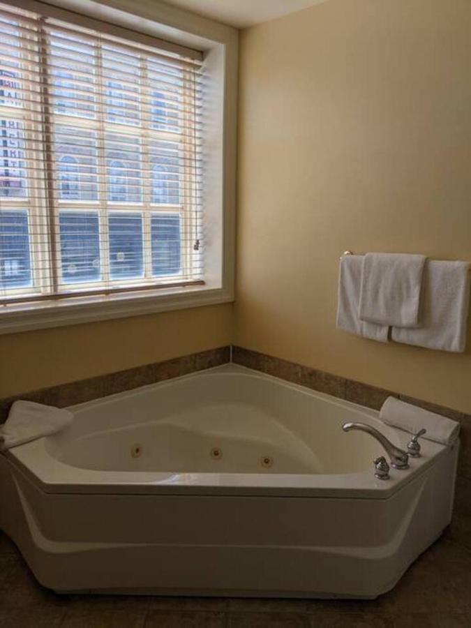 Rockwell Suites 5*